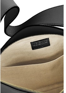 LOEWE黑色小牛皮Puzzle Hobo包包 Lookbook LOEWE黑色小牛皮Puzzle Hobo包包