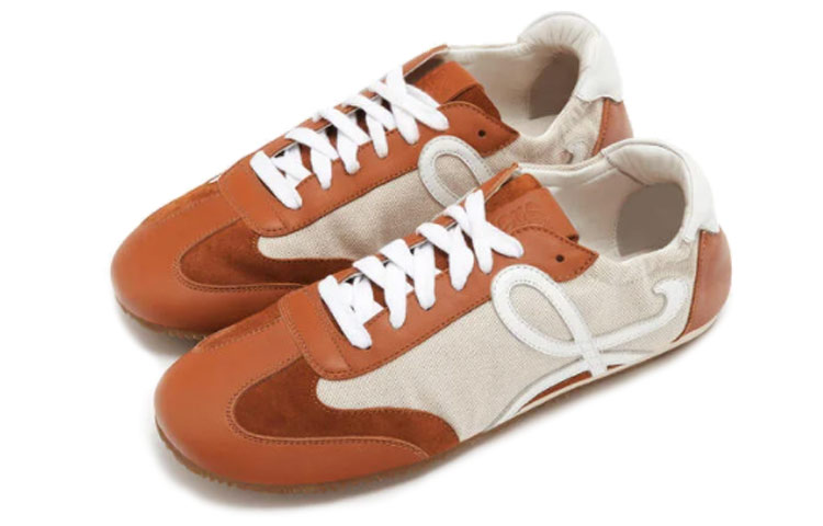 Lookbook LOEWE Sneaker Retro ''Beige'' 453.10.122-2565