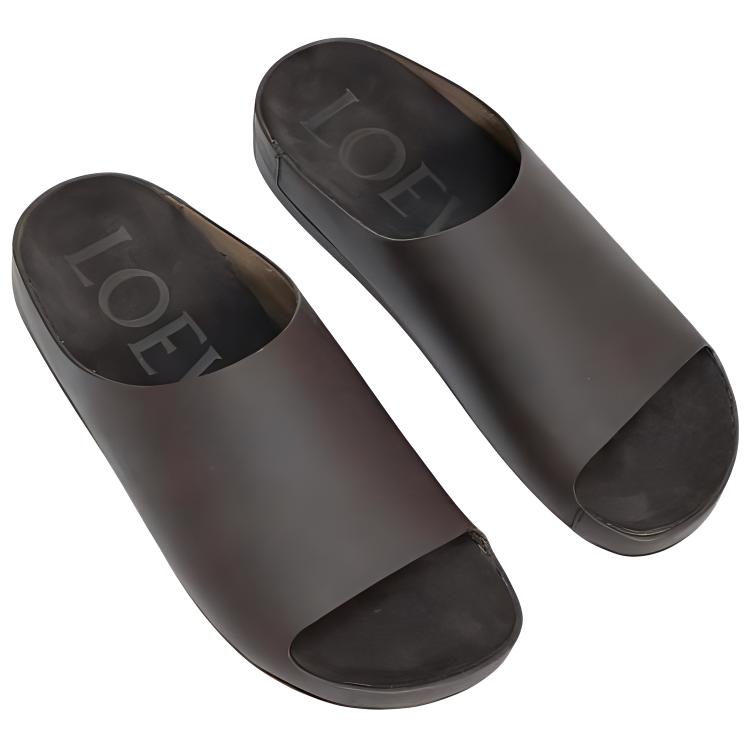 Lookbook LOEWE 棕色拖鞋 M816465X26-3110