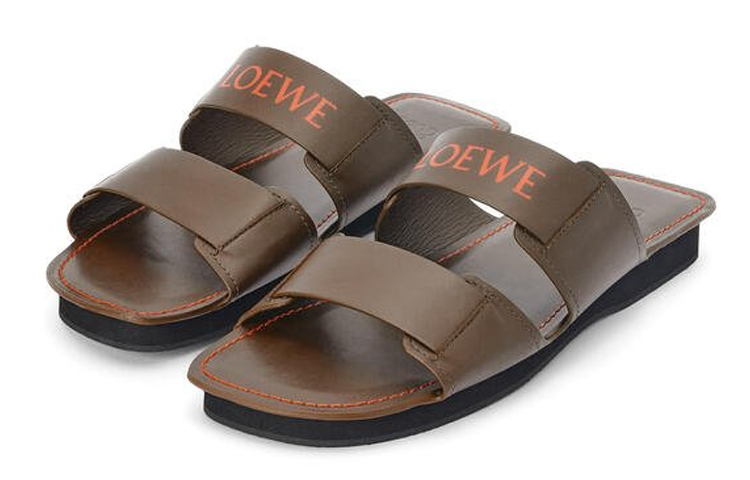 Lookbook LOEWE Slip-On 'Hijau Khaki Tali Ganda' M616465X11-4158