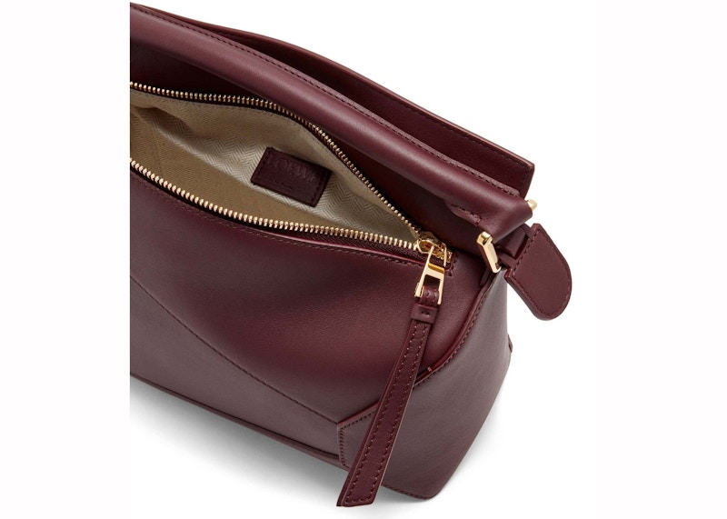 Lookbook LOEWE深酒紅色小號經典小牛皮Puzzle包包