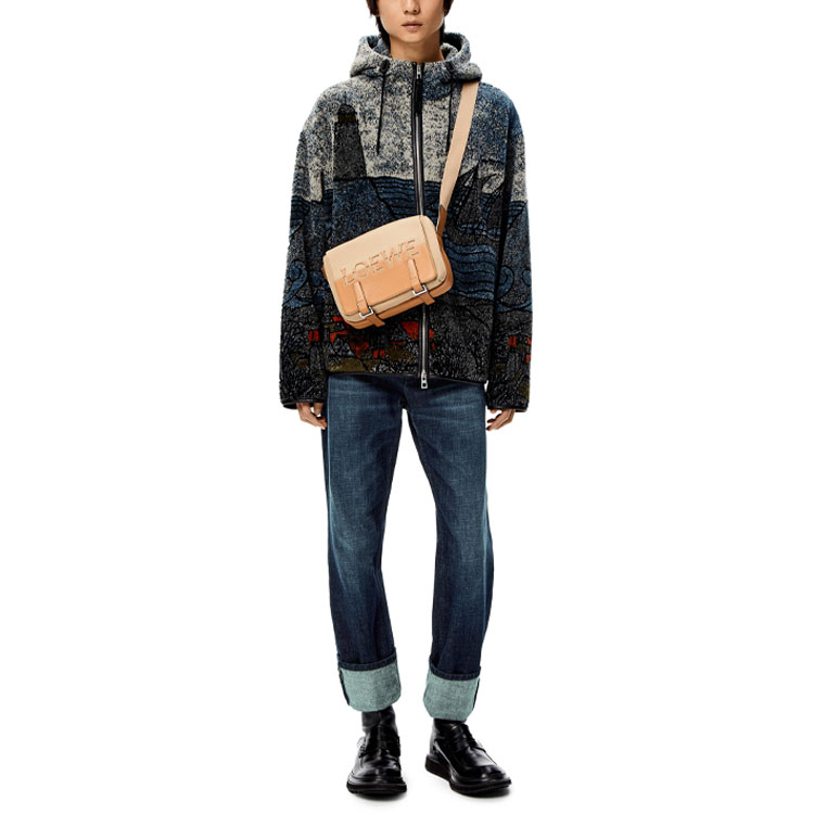 Shop ロエベ SS22 テーパード ウォッシュド コットン ジーンズ ブルー. H526Y04X19-5400