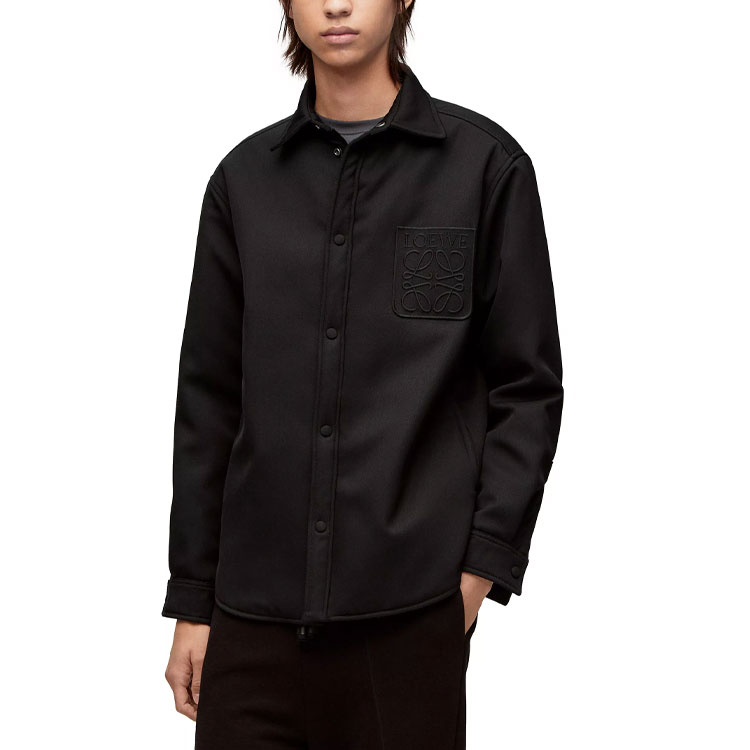 Purchase LOEWE SS23 Baju Hitam Lengan Panjang dengan Poket Applique Solid. H526Y05WAC-1100