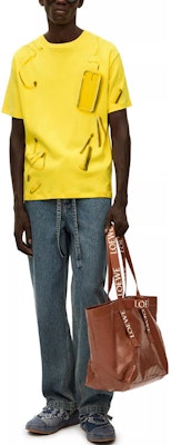 로에베 SS23 솔리드 컬러 드로스트링 스트레이트 진 - 블루 H526Y11X38-5970 Lookbook 로에베 SS23 솔리드 컬러 드로스트링 스트레이트 진 - 블루 H526Y11X38-5970