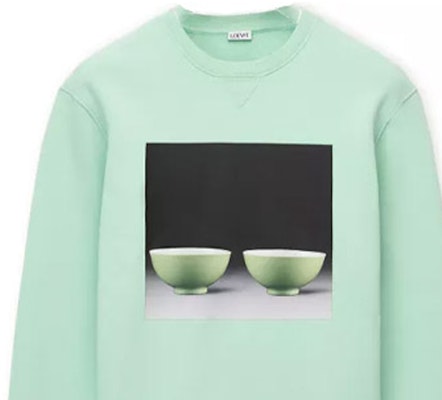 LOEWE SS23 Baju Sejuk Cetakan Seramik Unisex Hijau H800Y24X10-4320 Sizing LOEWE SS23 Baju Sejuk Cetakan Seramik Unisex Hijau H800Y24X10-4320