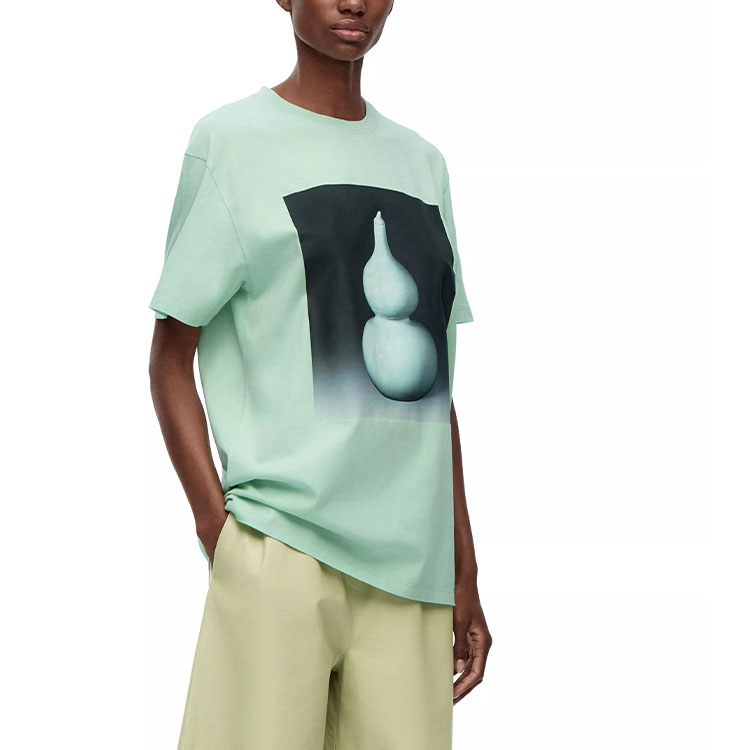 Shop LOEWE SS23 Baju-T Lengan Pendek Uniseks Cetakan Seramik Hijau H800Y22X17-4320