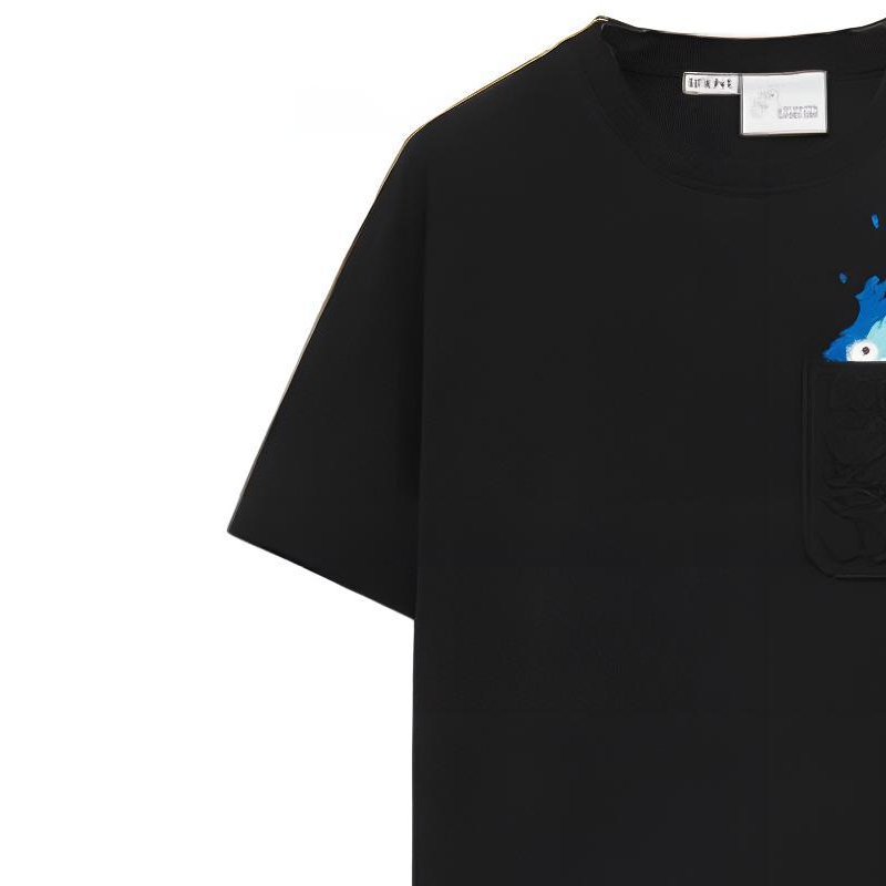 Cheap LOEWE SS23 哈爾的移動城堡圖案男女黑色短袖T恤。 HB44Y22X07-1100