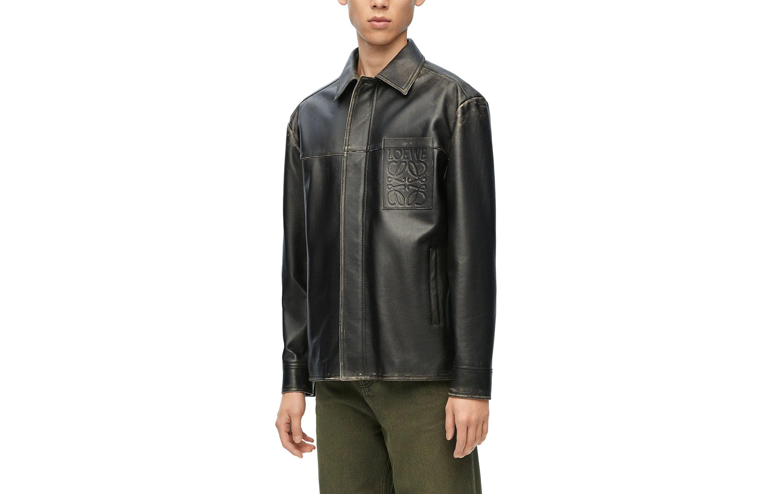 Order Chaqueta de cuero negro LOEWE SS24 con logo grabado y efecto desgastado. H526Y34L07-1100