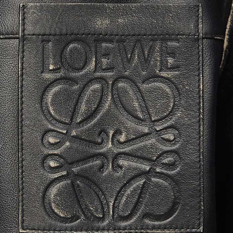 Details for Chaqueta de cuero negro LOEWE SS24 con logo grabado y efecto desgastado. H526Y34L07-1100