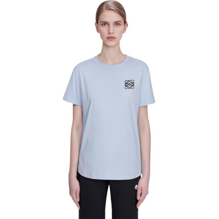 Lookbook LOEWE SS24 藍色標誌短袖圓領T恤。 H526Y22X75-5709