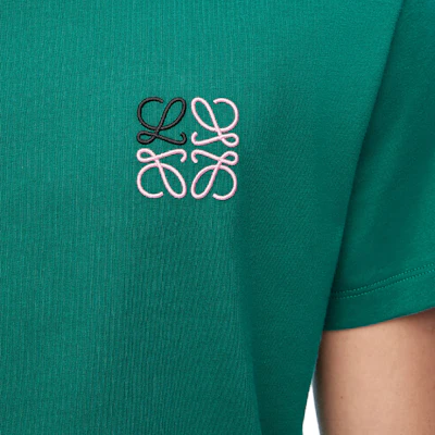 LOEWE SS24 Green Crewneck Embroidered Logo Short Sleeve T-Shirt H526Y22X75-4100 Shop LOEWE SS24 Green Crewneck Embroidered Logo Short Sleeve T-Shirt H526Y22X75-4100