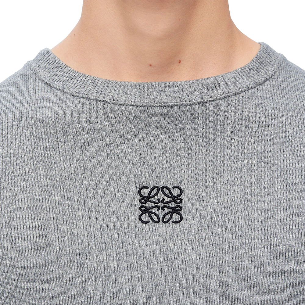 Details for ロエベ SS24 グレー ロゴ刺繍 クルーネック 長袖Tシャツ H526Y22XAZ-1440