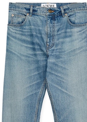 ロエベ SS24 ヴィンテージブルー ウォッシュドボタン ミッドライズストレートジーンズ。 H526Y11X79-5570 Sizing ロエベ SS24 ヴィンテージブルー ウォッシュドボタン ミッドライズストレートジーンズ。 H526Y11X79-5570