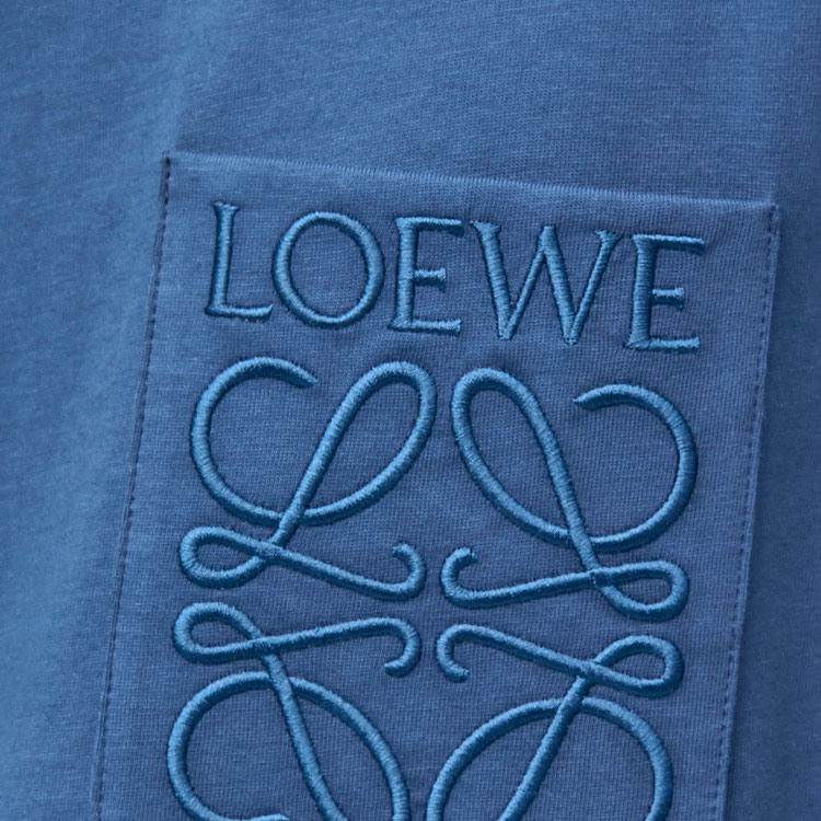 Details for LOEWE SS25 Baju Crewneck Logo Sulam Biru Lelaki. H526Y22XBC-1789