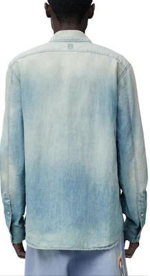 LOEWE Kemeja Denim Garis Lengan Panjang Biru Indigo Pudar - Casual Fit H526Y1DW03-5825 Purchase LOEWE Kemeja Denim Garis Lengan Panjang Biru Indigo Pudar - Casual Fit H526Y1DW03-5825