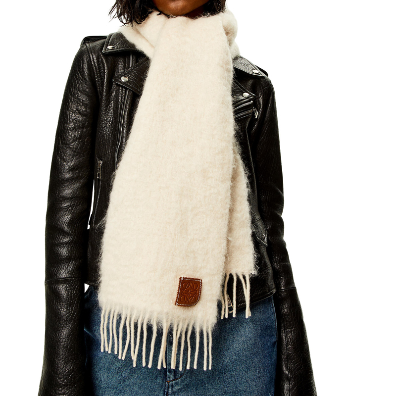 LOEWE Wool Mohair Fringed Scarf Unisex Furry Warm Shawl F655254X01-2100 圖 4