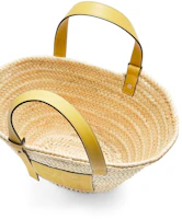Lookbook Bolso Cesta LOEWE x Howl's en Palma y Cuero de Ternera Amarillo.