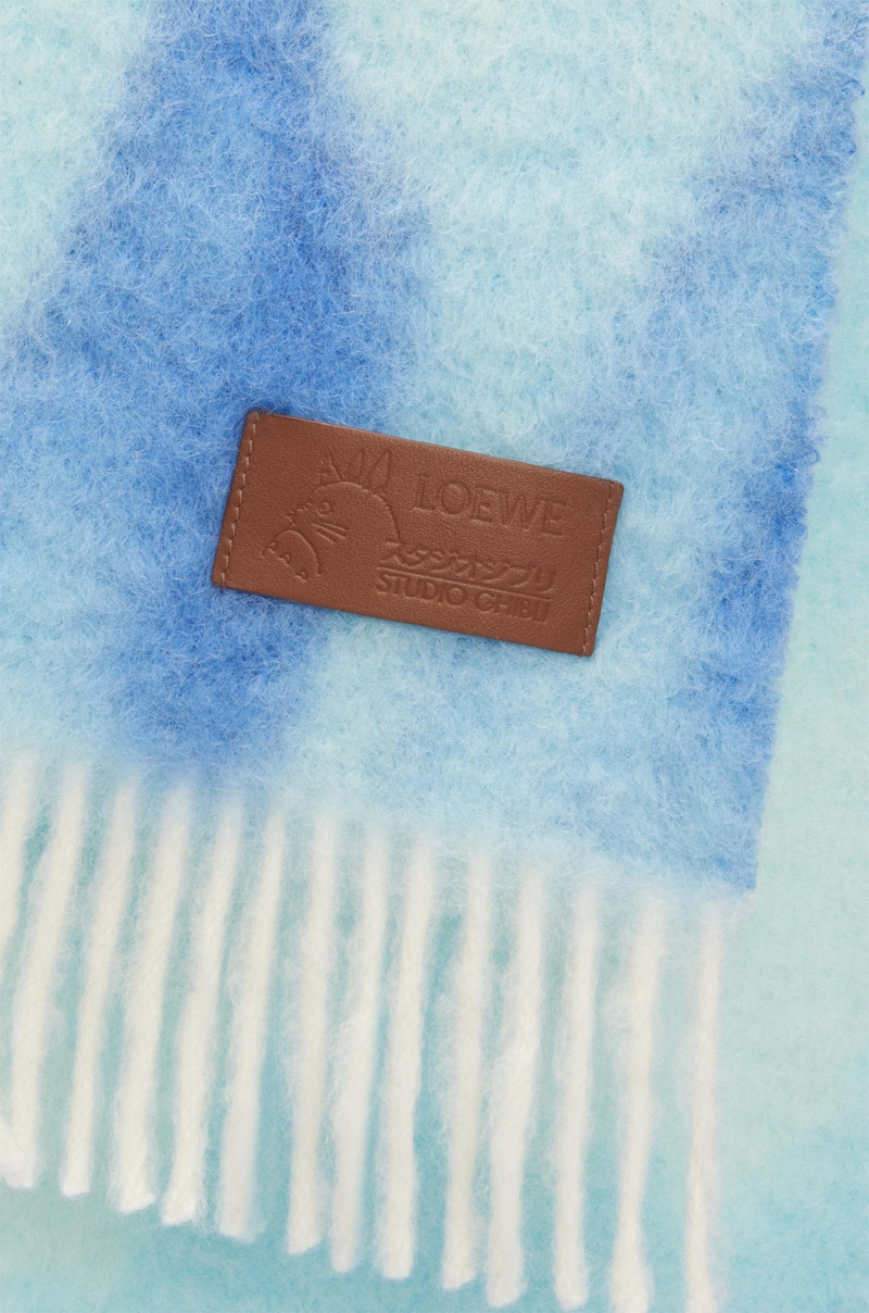 Order LOEWE x 霍爾的移動城堡 卡西法 羊毛混紡藍色/淺藍色圍巾