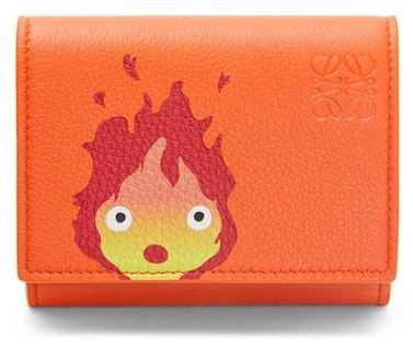 loewe-x-howls-calcifer-trifold-wallet-in-classic-calfskin-orange