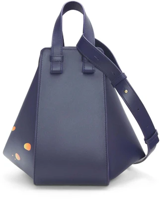 LOEWE x 哈尔的移动城堡魔法天空海军蓝小型牛皮吊床包 Order LOEWE x 哈尔的移动城堡魔法天空海军蓝小型牛皮吊床包