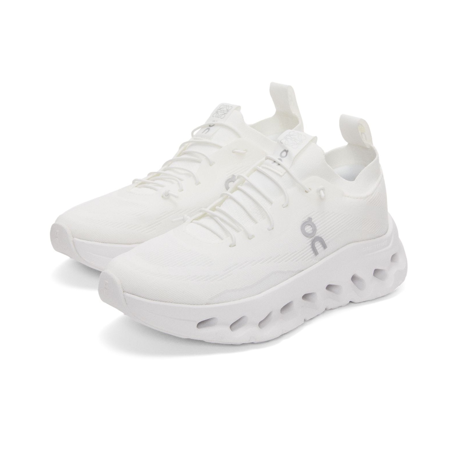 Shop ロエベ x On クラウドティルト (ホワイト) M929282X153089