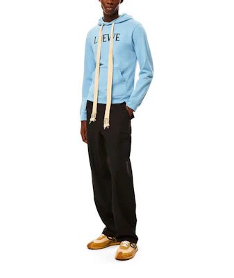 LOEWE x 龙猫 SS21 男女蓝色字母印花联名款连帽衫 H848341X14-5100 Lookbook LOEWE x 龙猫 SS21 男女蓝色字母印花联名款连帽衫 H848341X14-5100