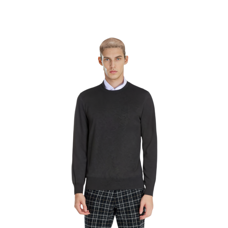 Shop ロロピアーナ ブラック クルーネック スリムフィット 長袖カジュアルセーター FAN1201-M047