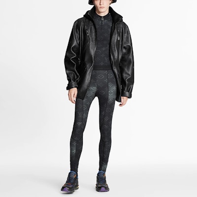 루이비통 2054 시리즈 테크 프린트 블랙 레깅스 1A8H36 Lookbook 루이비통 2054 시리즈 테크 프린트 블랙 레깅스 1A8H36