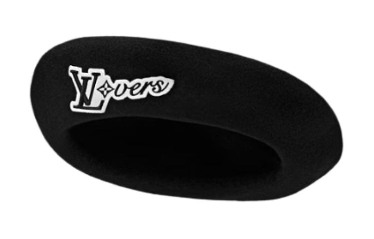 Lookbook BOINA DE LANA NEGRA LOUIS VUITTON CON PATRÓN DE LOGO 2024 PRIMAVERA TEMPRANA. M7402A