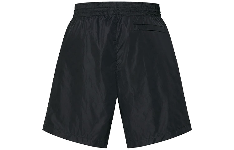 Lookbook LOUIS VUITTON Celana Pendek Pantai Hitam Elastis dengan Motif. 1A9GU6