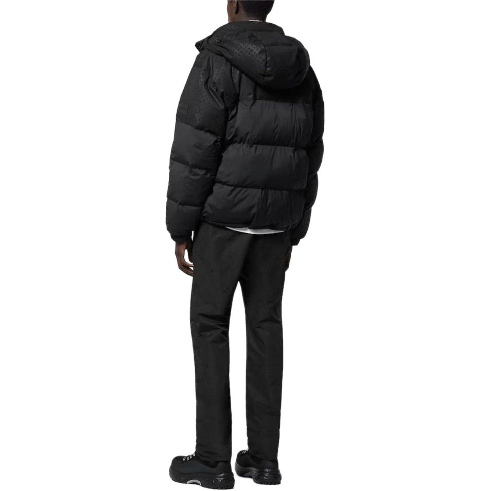 Shop LOUIS VUITTON Jaket Hoodie Hitam Solid dengan Resleting. 1AFA34