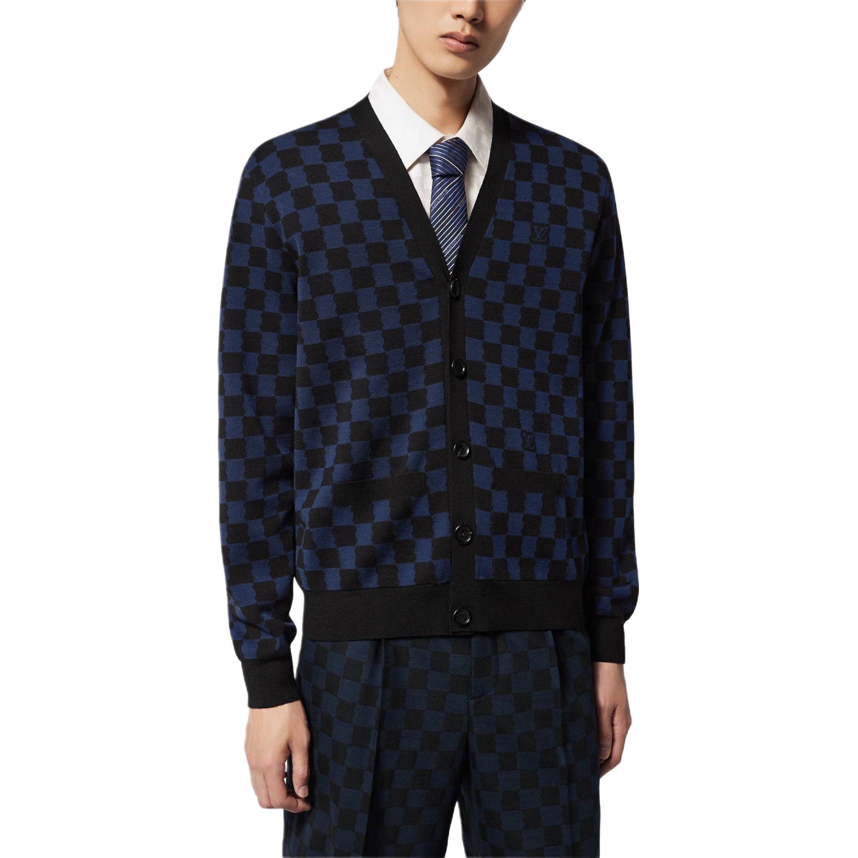 Lookbook LOUIS VUITTON  Blue Plaid V-Neck Loose-Fit Long-Sleeve Sweater 1AFJRW