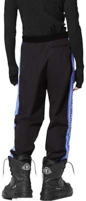 LOUIS VUITTON Fair Isle Striped Knit Joggers Biru/Hitam 1AAU55 Shop LOUIS VUITTON Fair Isle Striped Knit Joggers Biru/Hitam 1AAU55