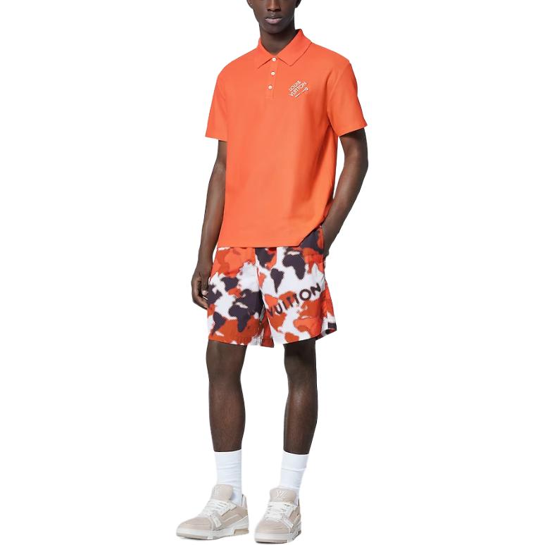 Lookbook LOUIS VUITTON Kemeja Polo Slim-Fit Oren dengan Kolar Berhuruf. 1AF690