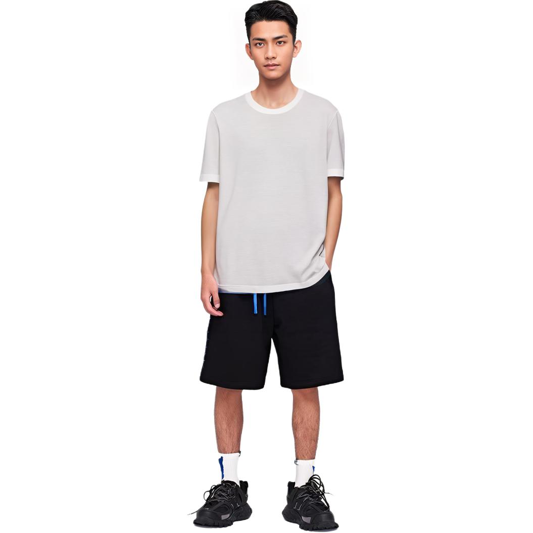 Lookbook Camiseta Blanca Cuello Redondo LOUIS VUITTON con Bordado de Logo. 1A1SAU