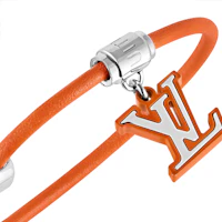 Shop LOUIS VUITTON Gelang Metal Desain Alphabet Unisex Orange Gaya Pasangan M8570D