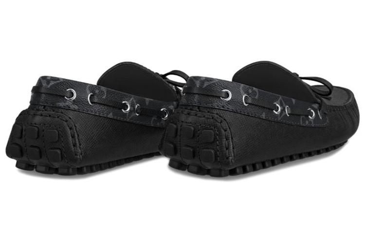 Shop Louis Vuitton Arizona Taïga Low-Top 'Gris Sombrío' 1A57OH