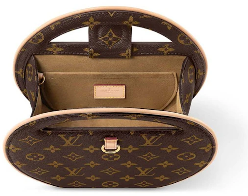 루이비통 아라운드 미 PM 모노그램
Lookbook 루이비통 아라운드 미 PM 모노그램