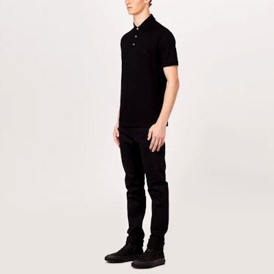 LOUIS VUITTON Baju Polo Lengan Pendek Logo Sulam Hitam. 1A1S8A Details for LOUIS VUITTON Baju Polo Lengan Pendek Logo Sulam Hitam. 1A1S8A