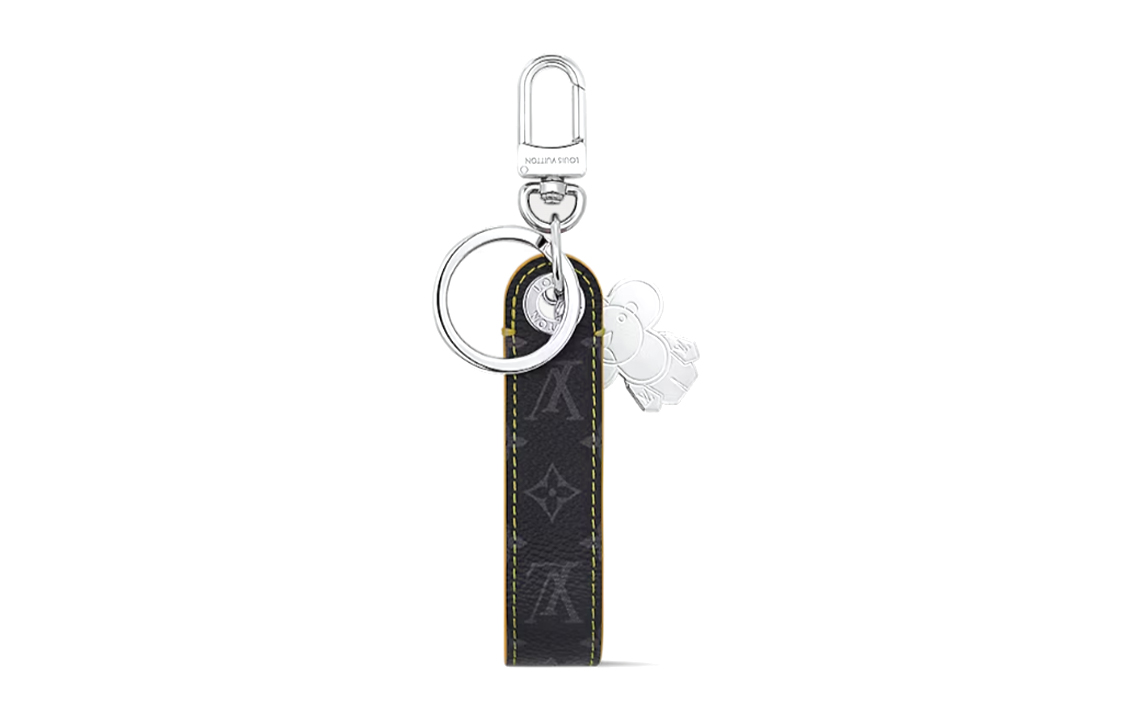 Lookbook LOUIS VUITTON Black Petal Keychain Unisex Couples Accessory. M01469