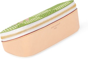 Louis Vuitton oleh Tyler, the Creator Kacamata Hijau Damier Golf Pouch Order Louis Vuitton oleh Tyler, the Creator Kacamata Hijau Damier Golf Pouch