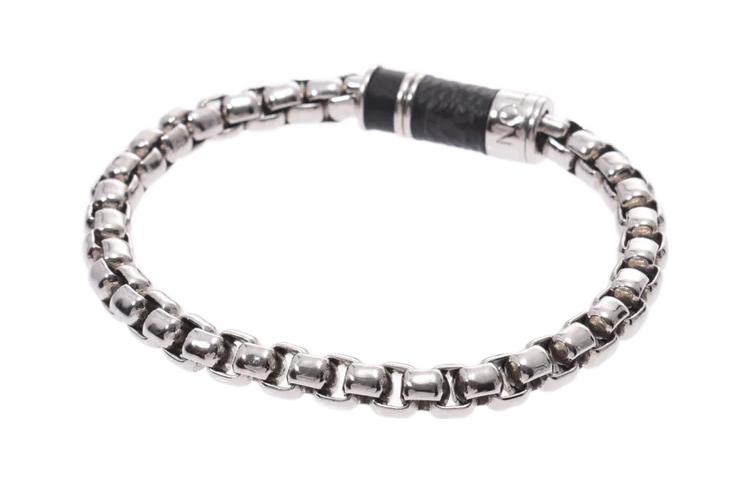 Lookbook Pulsera de Hombre LOUIS VUITTON Cadena Cubana de Latón Plata Canvas Clasp. M62592