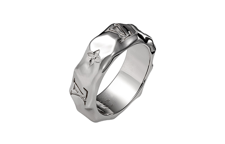 Shop Anillo de Metal Grabado Plata LOUIS VUITTON para Hombre M00334
