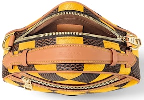 路易威登象棋信使包Damier Pop黄色磨砂 Lookbook 路易威登象棋信使包Damier Pop黄色磨砂