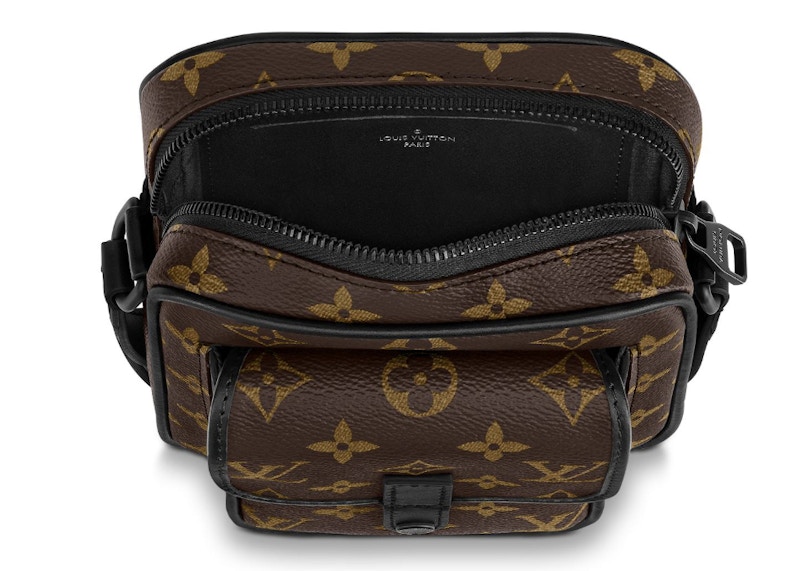 Lookbook 루이비통 크리스토퍼 모노그램 마카사 브라운/블랙 웨어러블 월릿 
