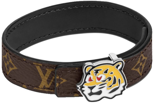 LOUIS VUITTON Pulsera Unisex Negra de Piel de Ternero con Logo Clásico y Tigre. M8042D Shop LOUIS VUITTON Pulsera Unisex Negra de Piel de Ternero con Logo Clásico y Tigre. M8042D