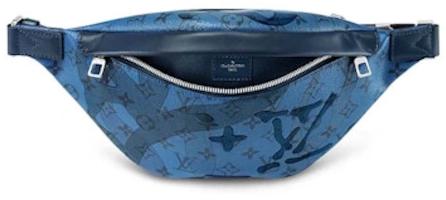 Louis Vuitton Discovery Bumbag Biru Abyss Lookbook Louis Vuitton Discovery Bumbag Biru Abyss