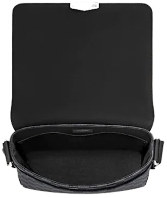 Beg Louis Vuitton District PM Damier Graphite Hitam Lookbook Beg Louis Vuitton District PM Damier Graphite Hitam