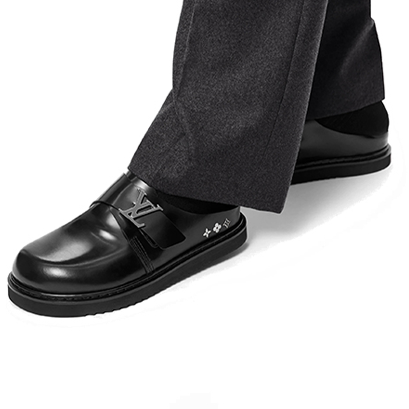 Shop Louis Vuitton Easy Slides 'Negro Moda' 1A8XNR