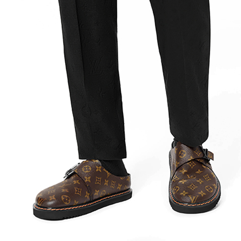 Shop Louis Vuitton Kasut Slip-On Mudah 'Coklat' 1A8WIB